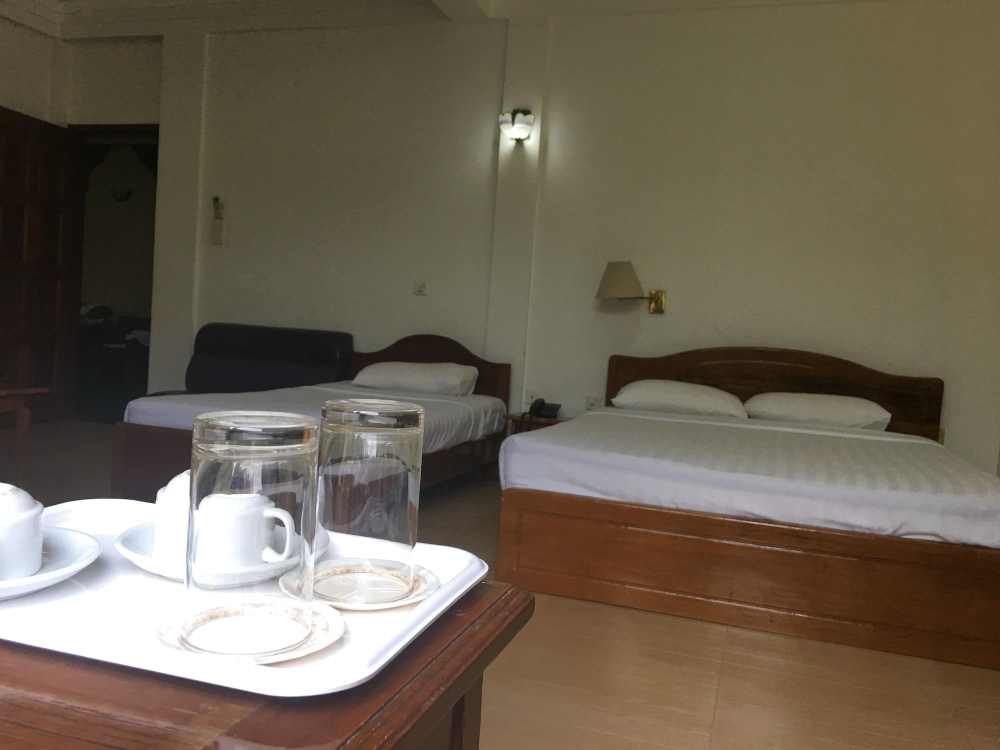 Hotel Windsor Янгон Екстер'єр фото