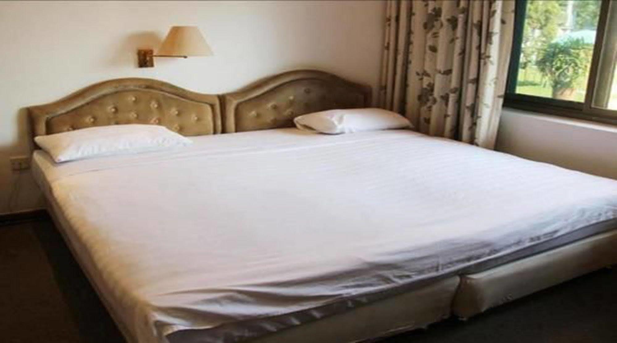Hotel Windsor Янгон Екстер'єр фото